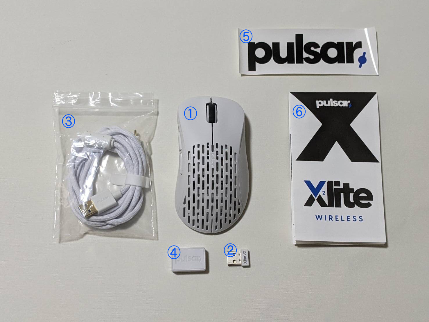 pulsar Xlite V2 wirelessのパッケージ内容