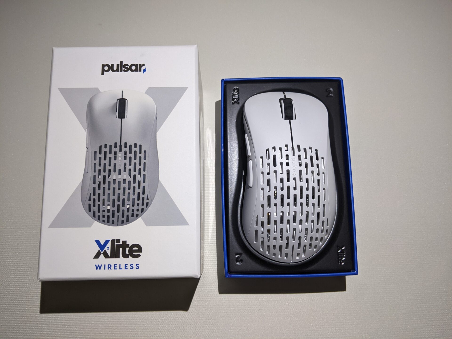 開封直後のpulsar Xlite V2 wireless